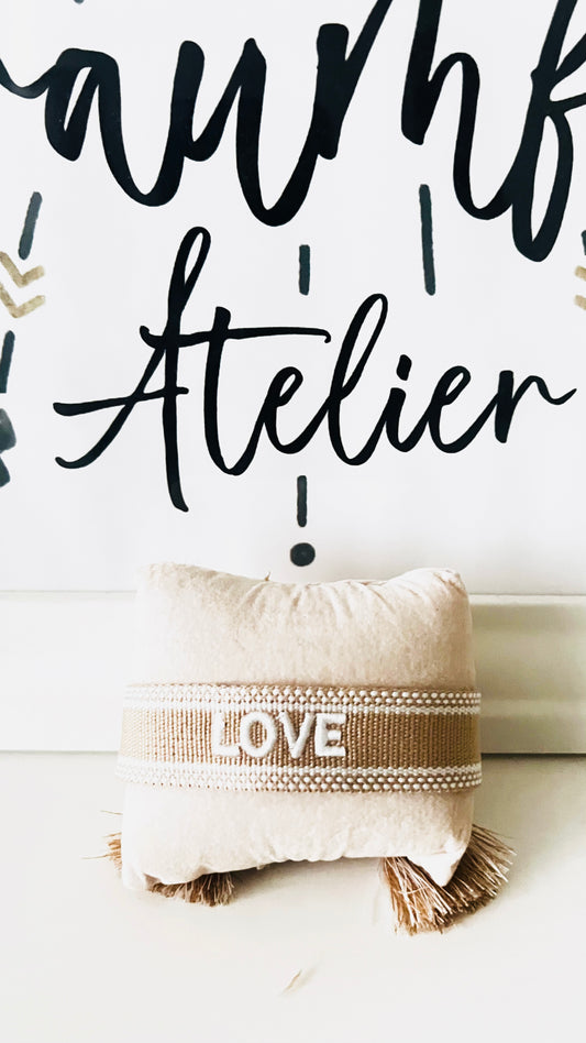 LOVE ARMBAND