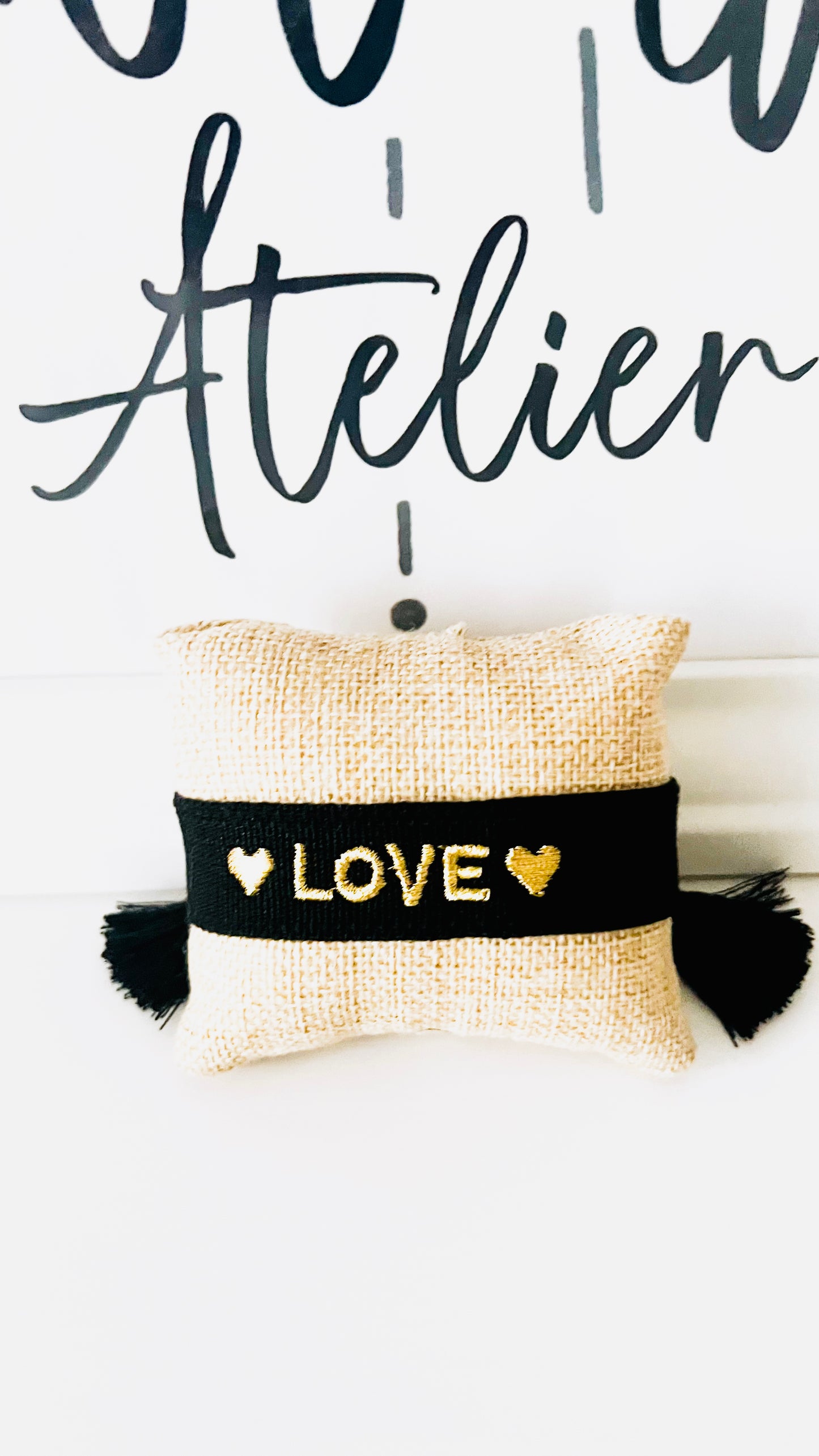 LOVE ARMBAND