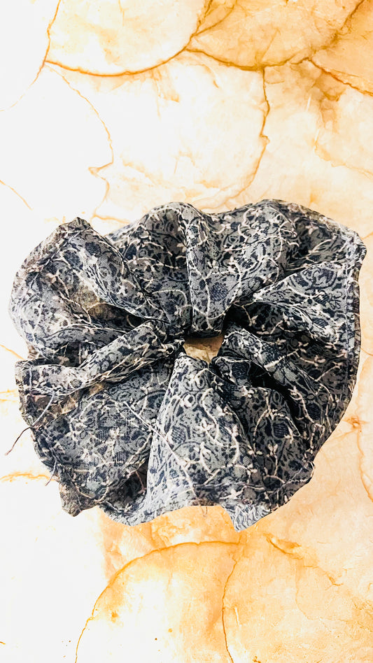 Seiden Scrunchie