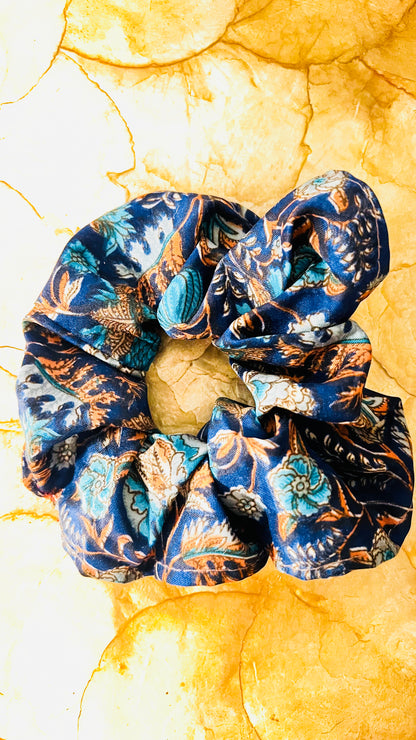 Seiden Scrunchie