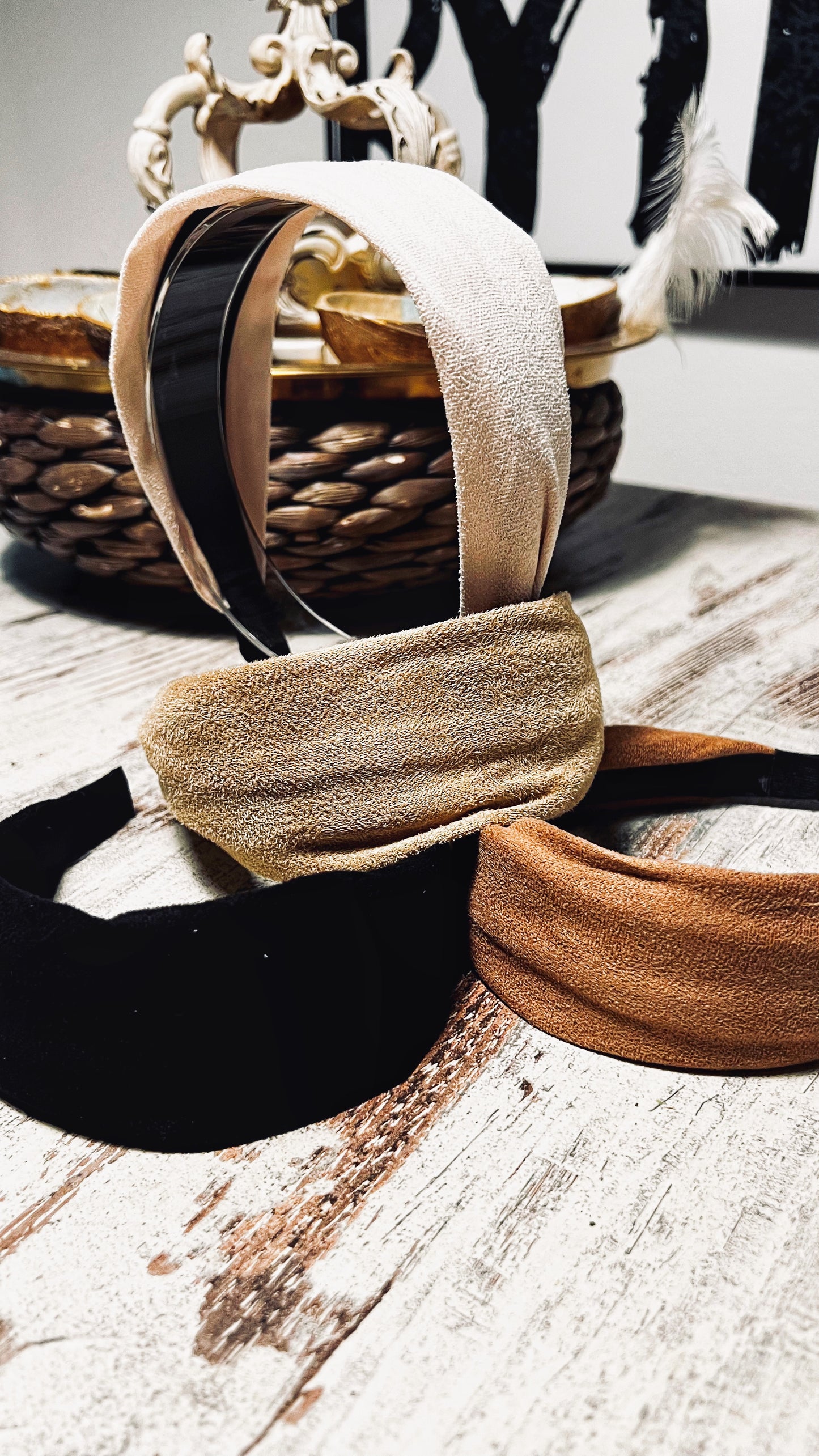 Breiter Haarreif in Wildleder-Optik