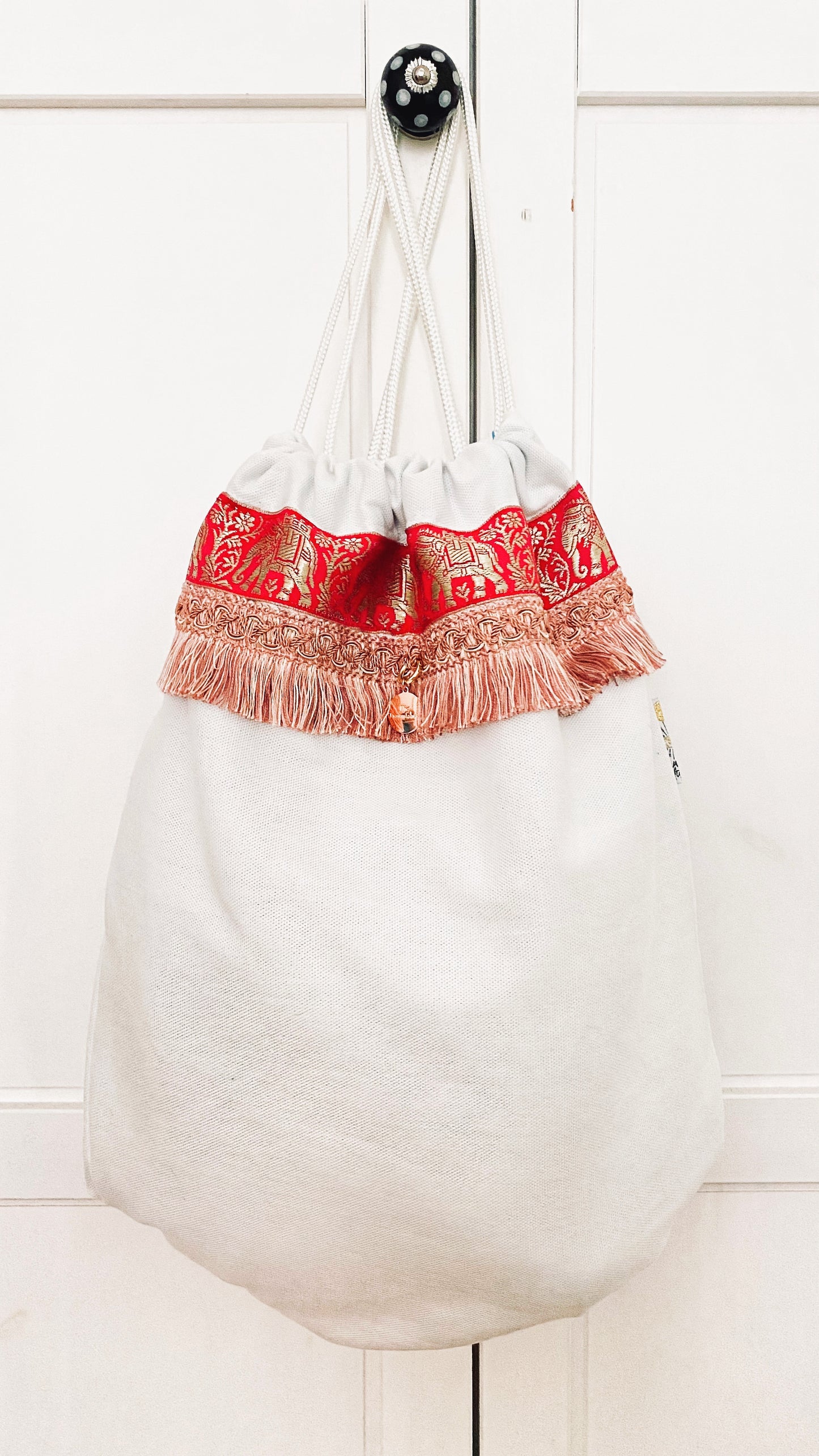 Rucksack-Weiss mit Elefanten