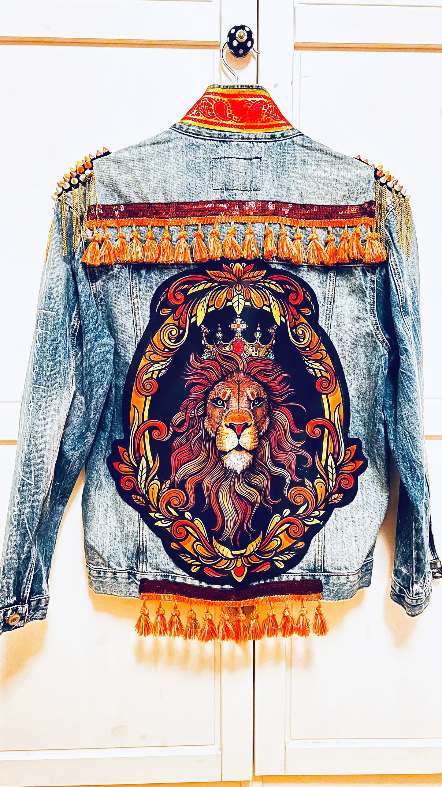 Like a Lion in Zion Jacke